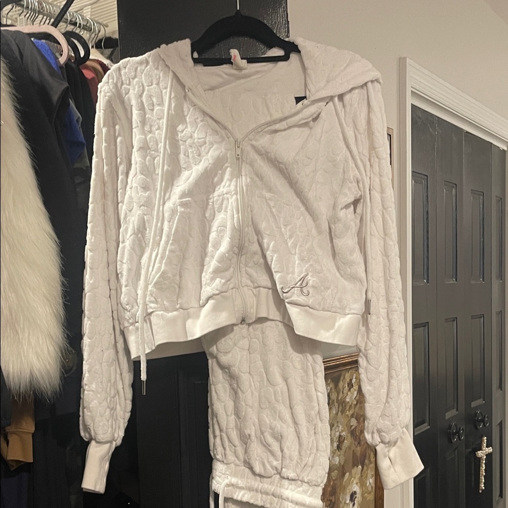 Lusso Women's Atlanta White Track Pants and sweatshirt set